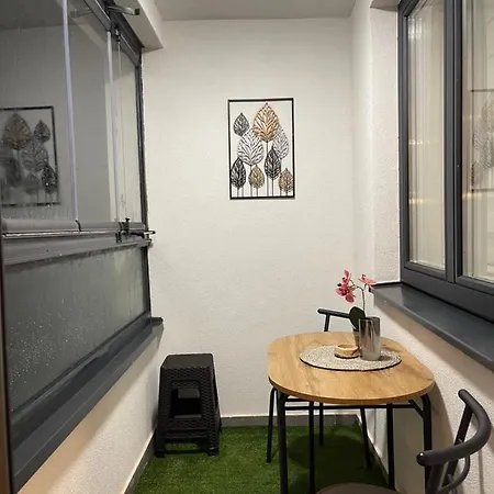 Iskra L5a11 Apartman - *